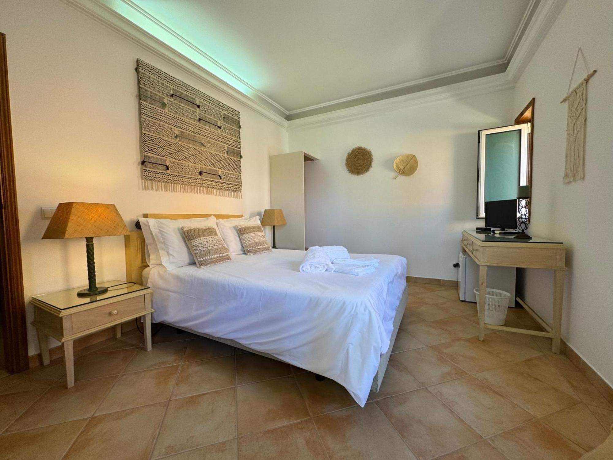 Happy Silva Guesthouse Lagos Exterior foto