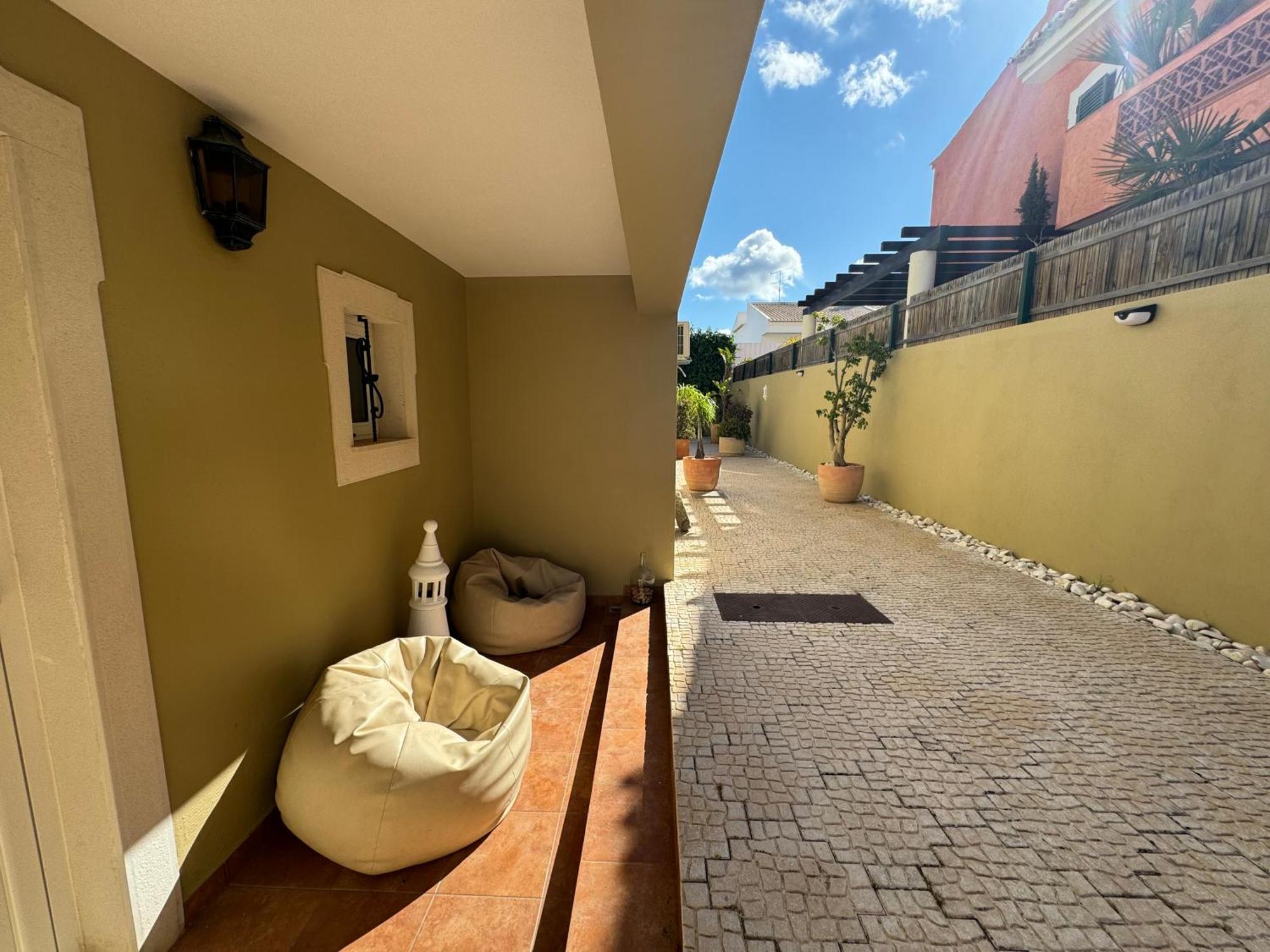 Happy Silva Guesthouse Lagos Exterior foto
