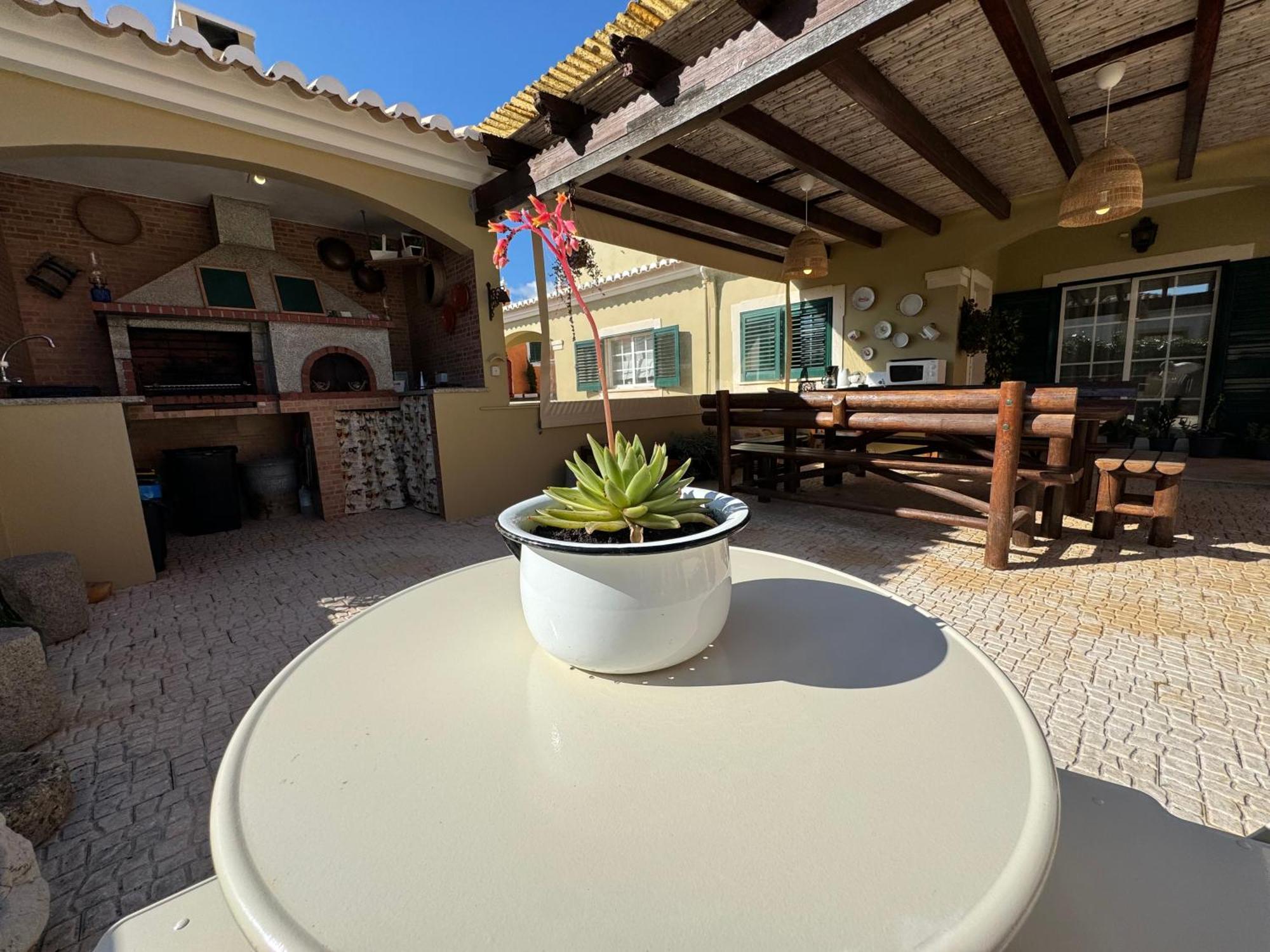 Happy Silva Guesthouse Lagos Exterior foto
