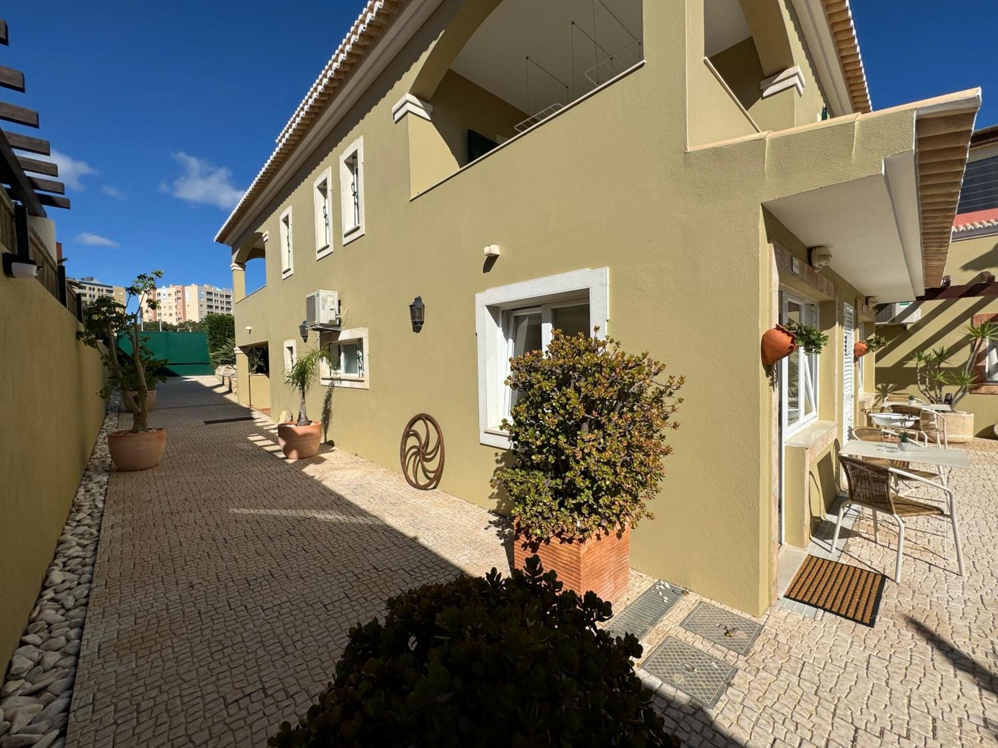 Happy Silva Guesthouse Lagos Exterior foto