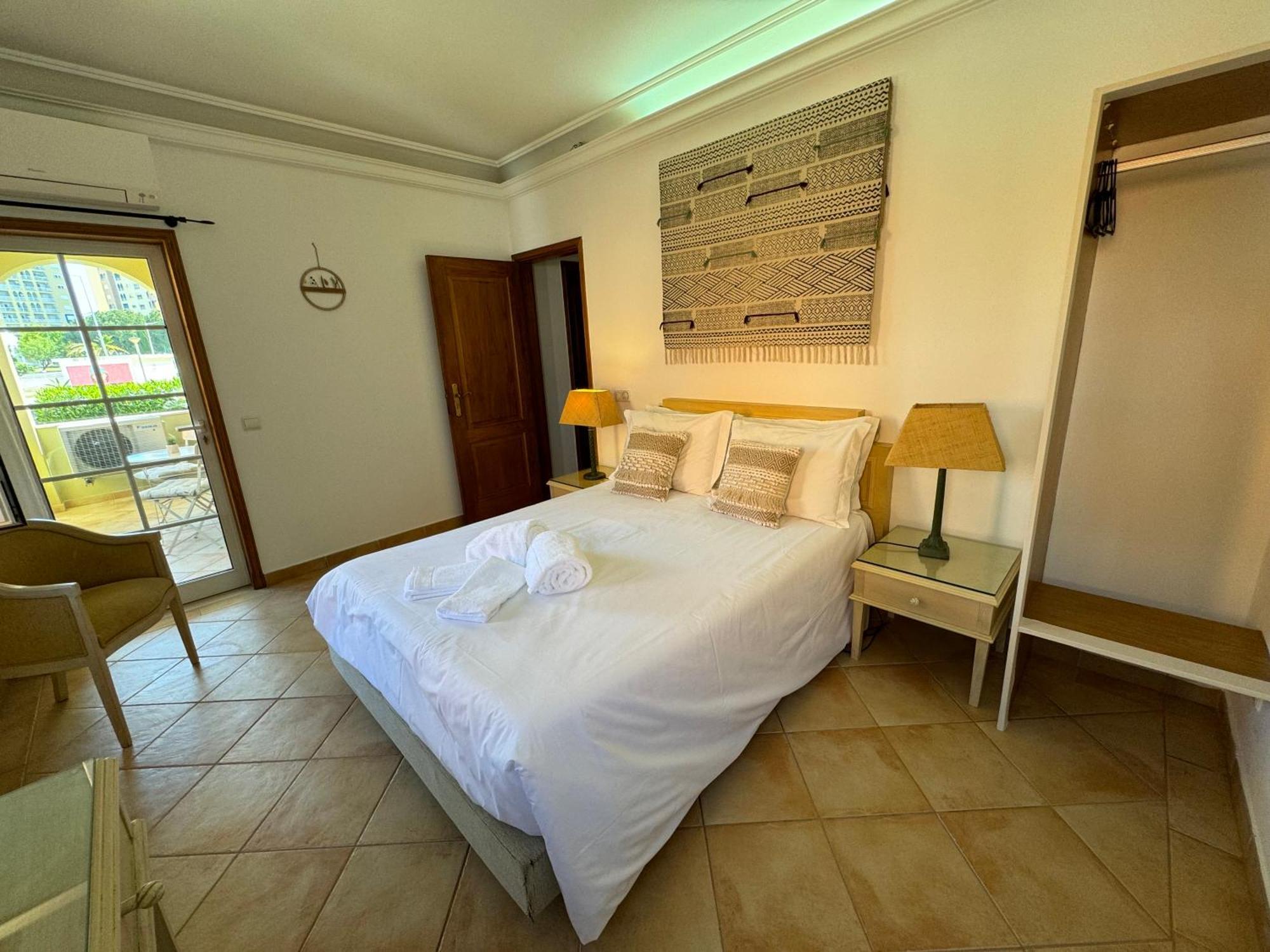 Happy Silva Guesthouse Lagos Exterior foto
