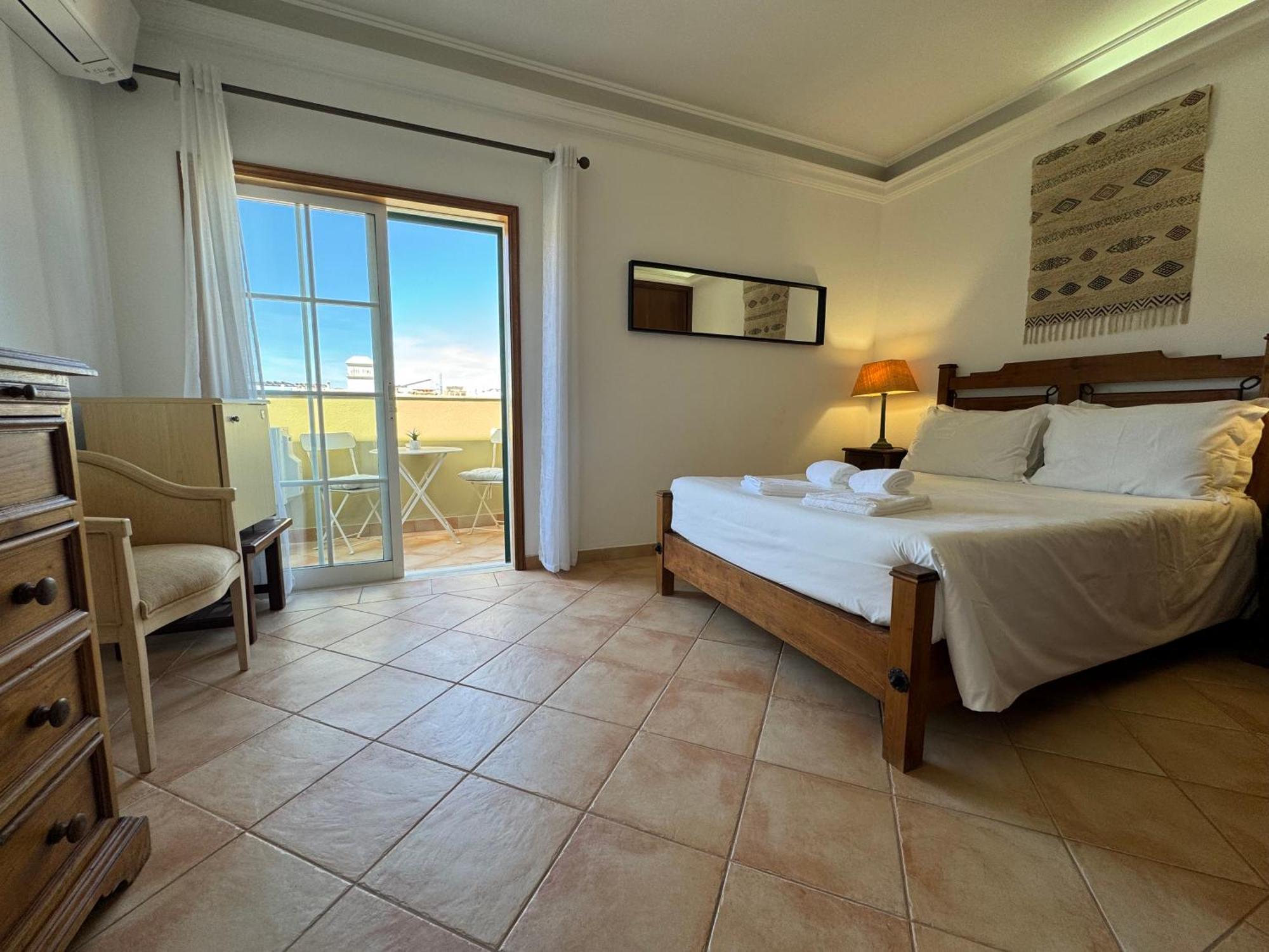 Happy Silva Guesthouse Lagos Exterior foto