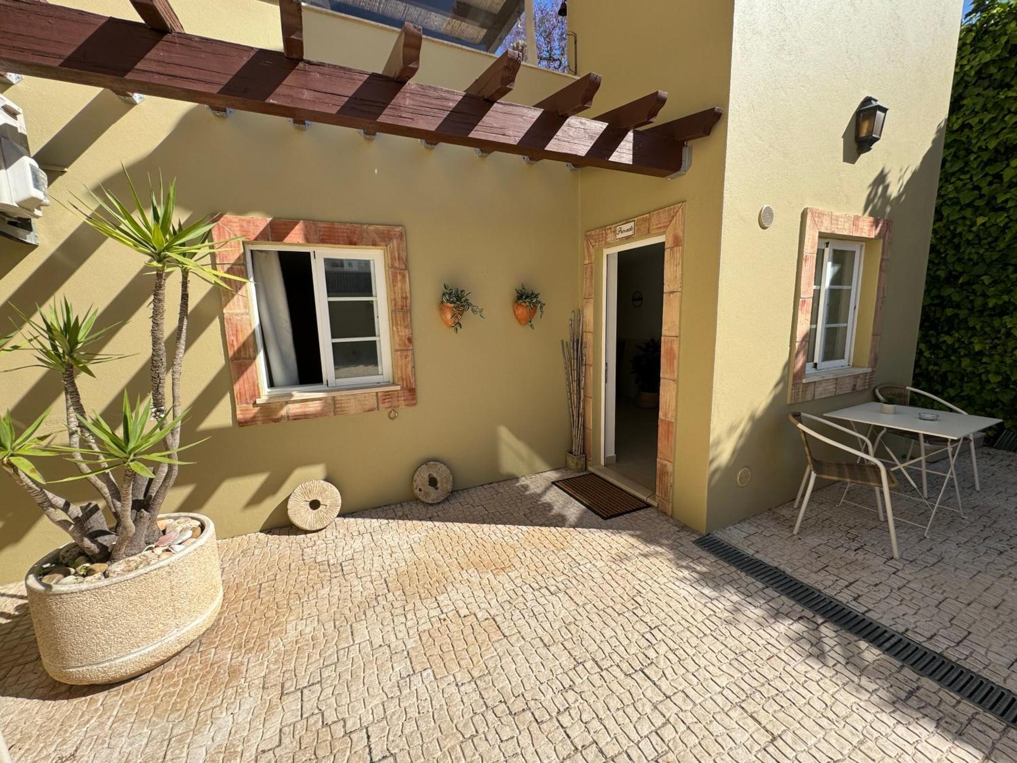 Happy Silva Guesthouse Lagos Exterior foto