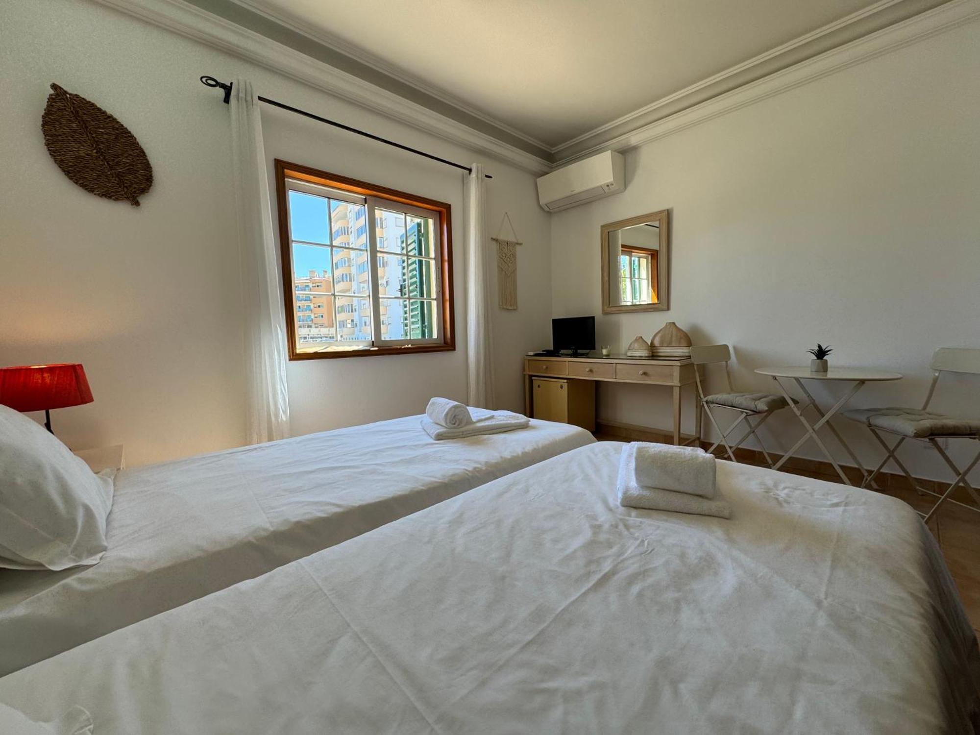Happy Silva Guesthouse Lagos Exterior foto