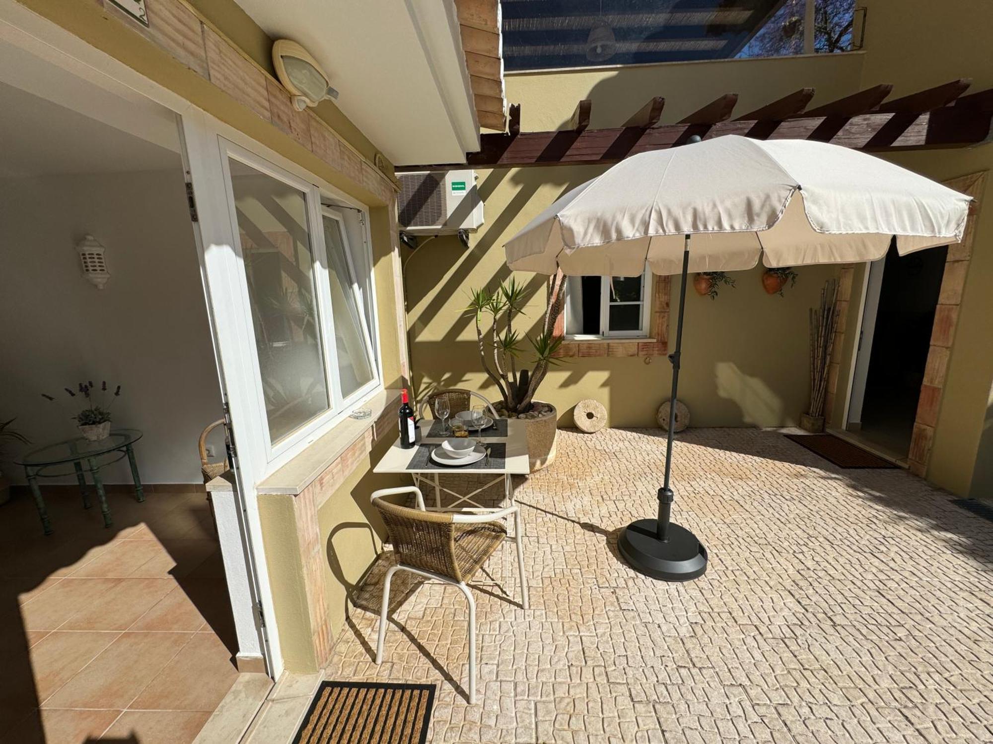 Happy Silva Guesthouse Lagos Exterior foto