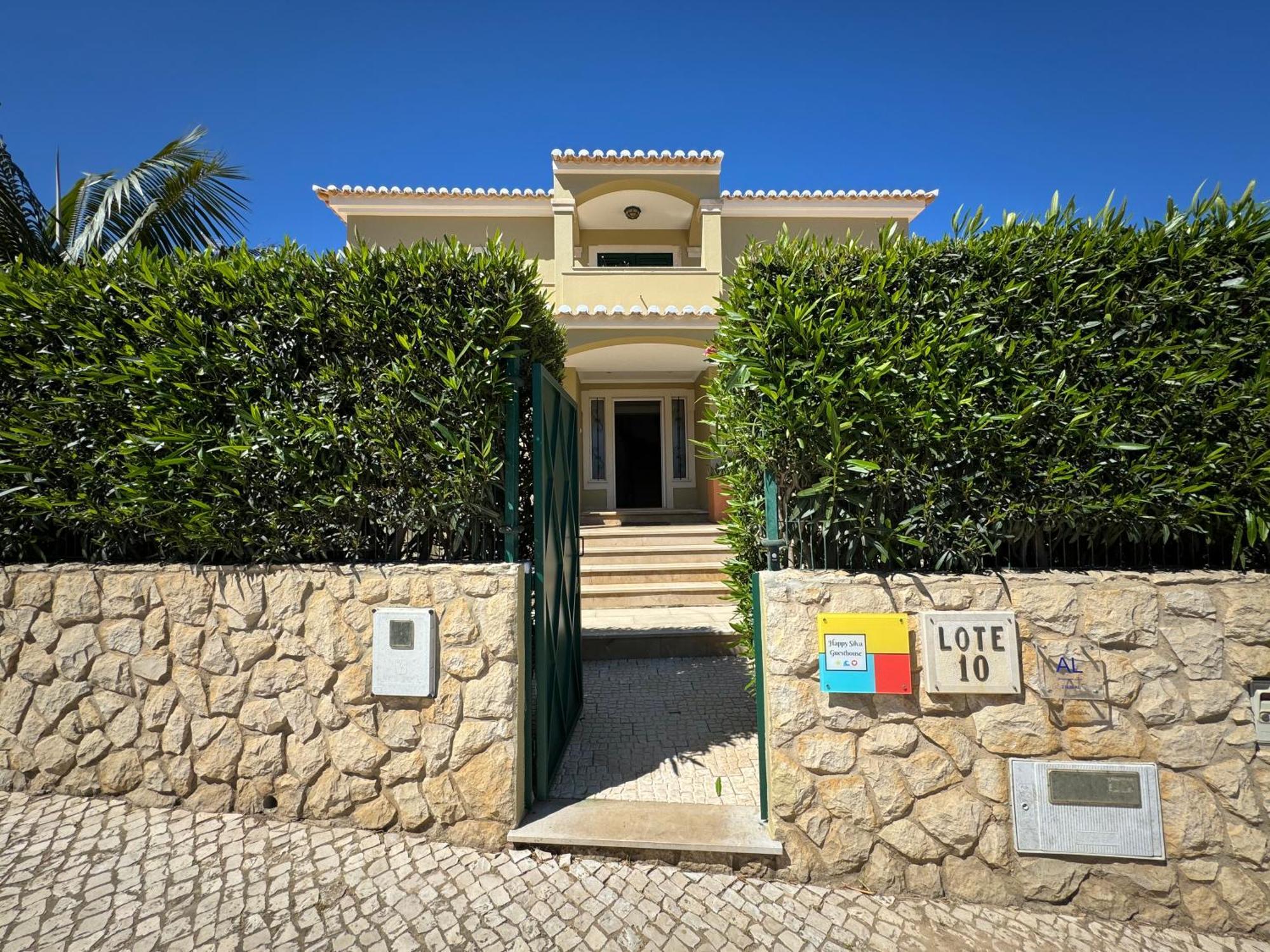 Happy Silva Guesthouse Lagos Exterior foto